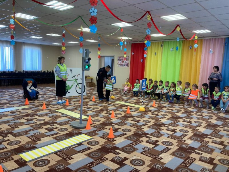 Джанкойские Госавтоинспекторы совместно с педагогами «Лаборатории безопасности» провели занятие с воспитанниками детского сада
